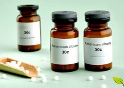 Arsenicum Album 30C é uma das potências mais utilizadas na homeopatia para tratamento de ansiedade, problemas digestivos e sintomas de intoxicação alimentar. O frasco contém glóbulos homeopáticos preparados segundo o princípio da diluição e dinamização, tornando o remédio seguro e eficaz para uso terapêutico.