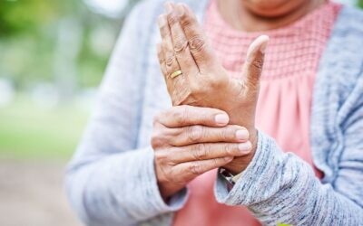 Artrite reumatoide: causas, sintomas e tratamento natural