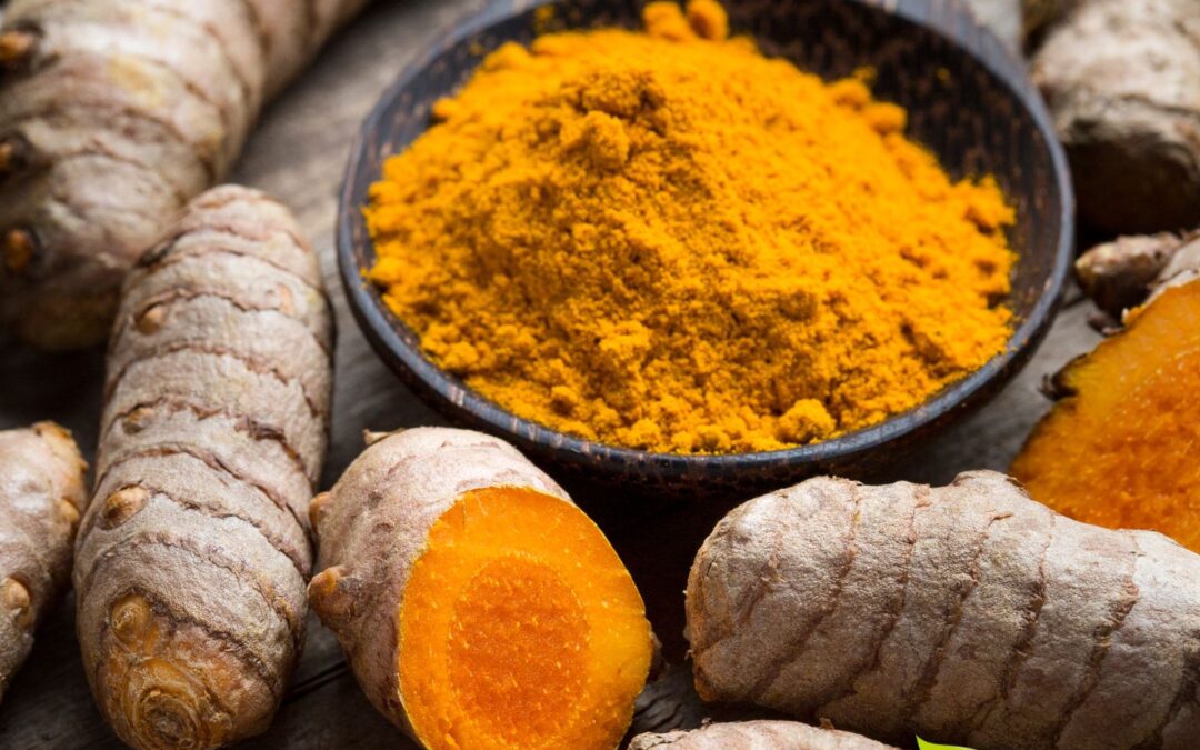 Turmérico (Curcuma longa): saiba para que serve a especiaria
