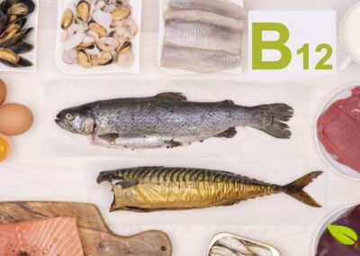 A anemia por deficiência de vitamina B12 pode ser combatida com uma dieta rica em alimentos de origem animal. Carnes, peixes, ovos e laticínios são excelentes fontes naturais desta vitamina essencial para a produção de glóbulos vermelhos e a saúde do sistema nervoso.